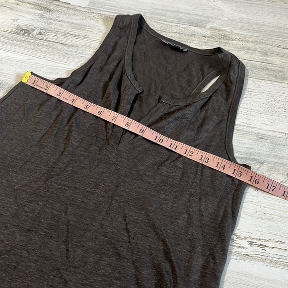 Vince Split Neck Linen Tank Size XS - Picture 8 of 9